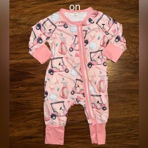 SHEIN Pink Sports-Themed Kids Footie, Golf